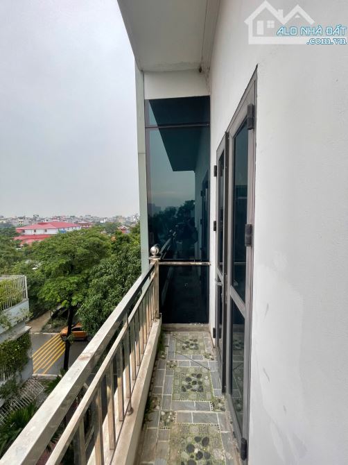 BÁN NHÀ PHÂN LÔ - LÔ GÓC MẶT NGÕ Ô TÔ TRÁNH- KINH DOANH ĐỈNH. - 2