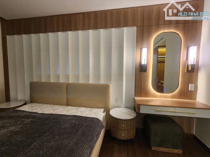 Nhà ở phố Thương mại vị trí đẹp, thoáng mát, mặt tiền đường rộng lớn - 2