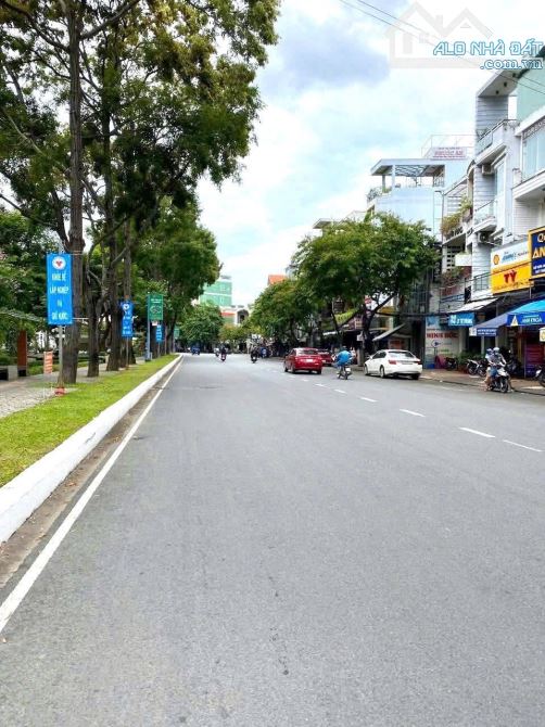 Nhà 3 tầng mặt tiền Lý Tự Trọng. Cạnh toà nhà hành Chính,Thông sông Hàn.S= 80m2 Giá:15.5tỷ - 2