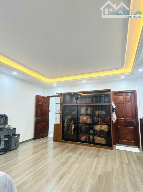 Bán nhà Vân Hồ, Nguyễn Du, Lê Đại Hành, 14 tỷ, 45m2, thang máy, 5 tầng, ngõ thông rộng - 2