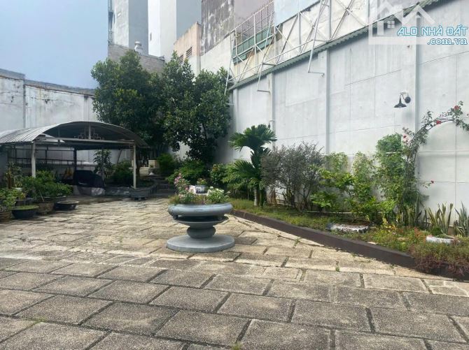 Cần Bán MT đường thụt Trần Huy Liệu, P11, Q.Phú Nhuận. DT: 28x50m, DTCN 972,4m. Gía 320 Tỷ - 2