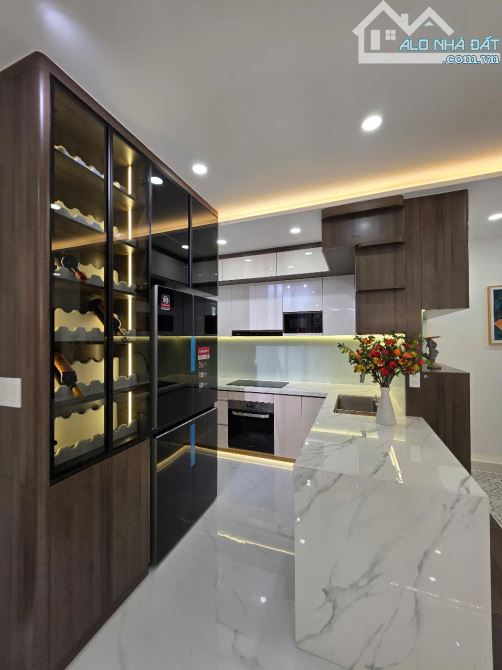 Căn hộ vị trí góc 3pn 2wc dt 89m2, nội thất cao cấp mới 100% chung cư sky garden quận 7 - 2