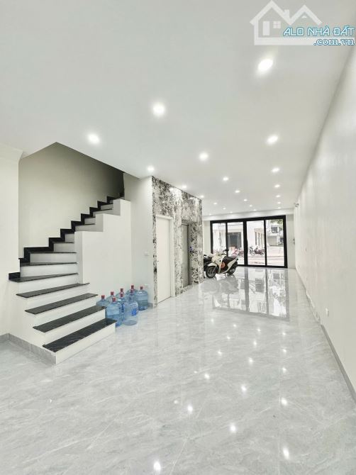 BÁN NHÀ PHÂN LÔ DI TRẠCH HOÀI ĐỨC DT 95M 5 TẦNG GARA THANG MÁY VỈA HÈ Ô TÔ TRÁNH GIÁ 19 TỶ - 2