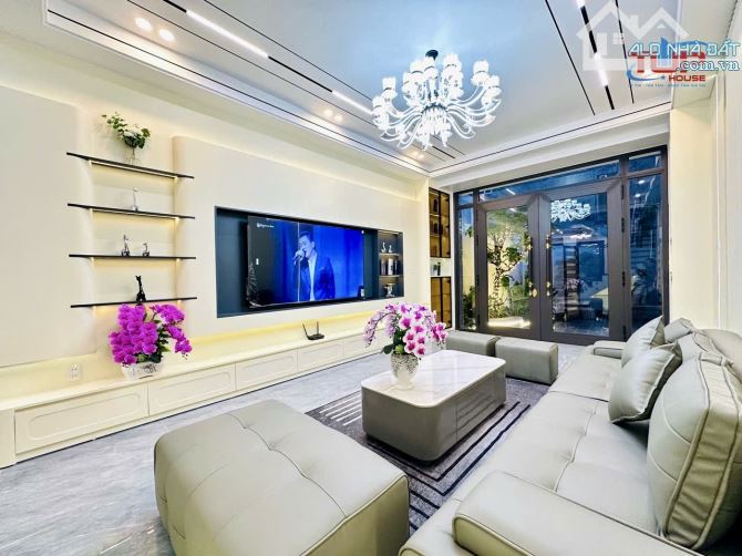 🏡 Bán nhà 4 tầng độc lập Tô Hiệu, Chùa Hàng dtsd 108m Giá 6,5 tỷ - 2