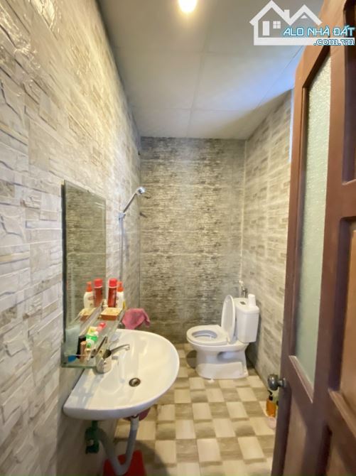 BÁN NHÀ 3 TẦNG 180M2 (10×18) SIÊU RẺ TRUNG TÂM TP HUẾ CHỈ 6.X TỶ - 2