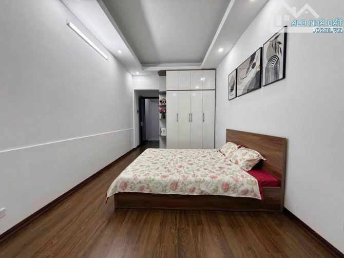 BÁN NHÀ PHỐ BỒ ĐỀ- NHÀ 6 TẦNG THANG MÁY- Ô TÔ TRÁNH- NHỈNH CHỤC TỶ-45m - 2