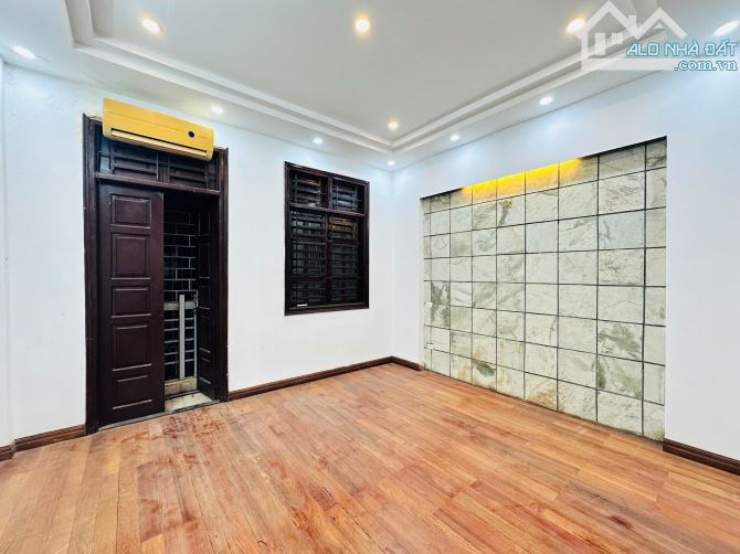 Hoàng Sâm, Cầu Giấy | 36m2 | 4 tầng | 8.3 tỷ - Ô tô cách 20m - Nhà dân xây - Mt khủng - 2