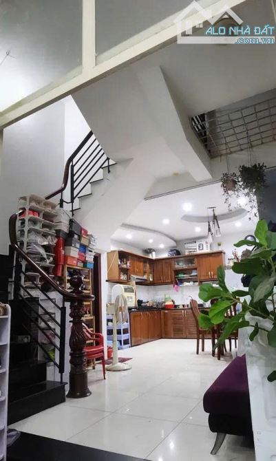 BÁN NHÀ HXH LÊ THỊ RIÊNG, P. BẾN THÀNH, Q.1- 4 TẦNG-5PN- 62m² (4,9 ×13m)- 23 TỶ còn TL - 2
