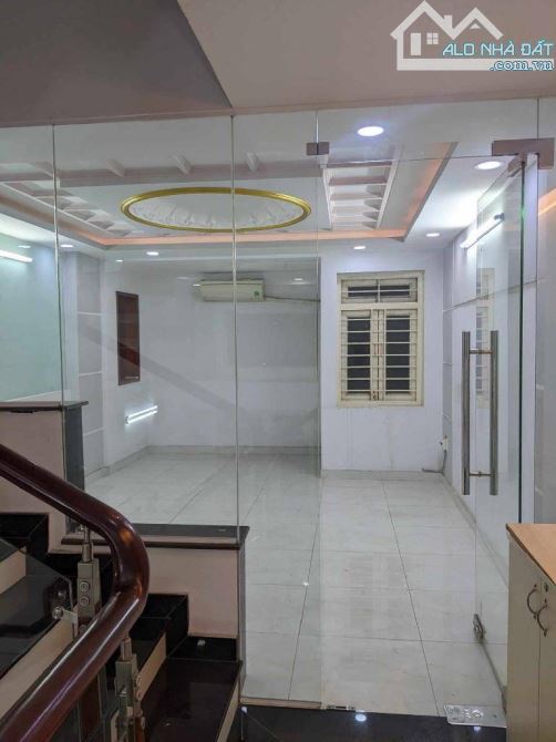 NHÀ ĐẸP PHẠM VĂN CHIÊU – P9 GÒ VẤP – 8 TỶ 	•	Diện tích: 4 x 14m. 	•	Kết cấu: 1 trệt, 3 lầu - 2