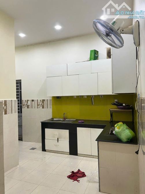 Bán nhà mới (5x22) 110m full nội thất oto ngủ trong nhà gần bờ bao sông SG sổ sẵn - 2