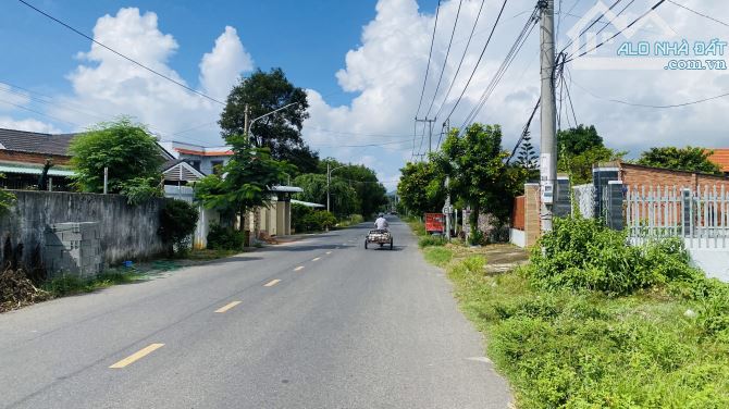 BÁN ĐẤT TRỤC CHÍNH UB XÃ LONG MỸ 617M NGANG 14X43 NỞ HẬU 16M GIÁ 5TY1 - 2