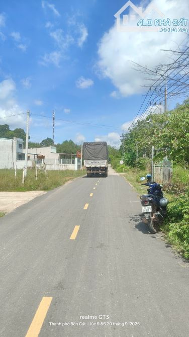 Bán đất đường gà nướng Thuỳ Dương An Điền Bến Cát tặng nhà cấp 5 đang cho thuê - 2