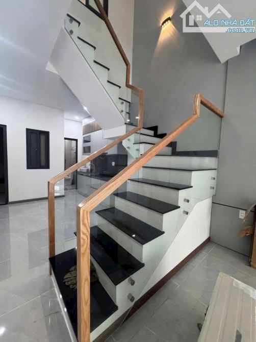 BÁN NHÀ MỚI FULL NỘI THẤT  1 TRỆT 1 LẦU HOÀN CÔNG  MẶT TIỀN NGUYỄN THÀNH ĐỒNG - 2
