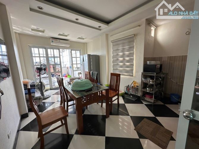 BÁN NHÀ MP KIM NGƯU - LÔ GÓC - VỈA HÈ RỘNG - 7 TẦNG THANG MÁY - KINH DOANH ĐẲNG CẤP - 2