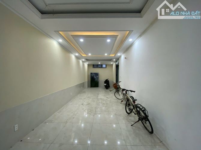 Cho thuê nhà mặt tiền Cách Mạng Tháng Tám có thang máy ngay chợ Biên Hoà - 2