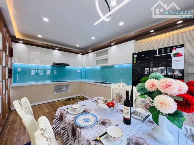 1/. Đường Số 59,Gò Vấp,Hồ Chí Minh.giá : 11,5 tỷ thương lượng. Dt : 5m x14m.đường nhựa 7m. - 2