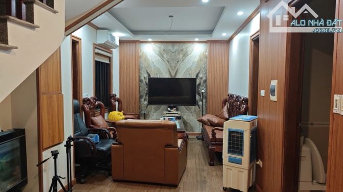 bán nhà Minh Khai - Tam Trinh : Phân Lô Vỉa Hè – Gara Ô Tô – Thang Máy – Full Nội Thất - 2