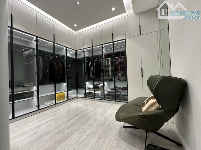 Chỉ 18 tỷ, nhà đẹp ở liền DT 4X20m, KC 4 tầng. đường Tô Hiến Thành P15 Q10. Khu đồng bộ. - 2