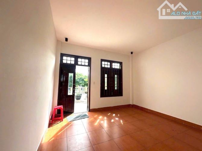 CHÀO BÁN NHÀ 3 TẦNG MẶT TIỀN ĐƯỜNG TRẦN NGUYÊN ĐÁN , VỊ TRÍ GẦN BIỂN CHỈ 7,x tỷ. - 2