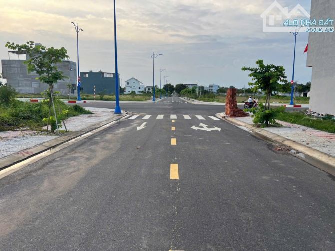 Bán đất lan anh 1 ngay tái định cư hoà long tpbr dt 110m2 giá 2ty550 - 2