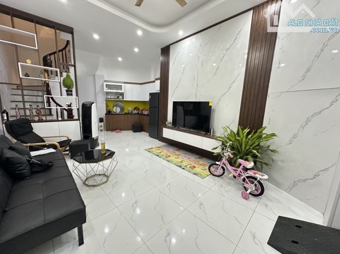 ⚡️HƠN 7 TỶ⚡️43M*4T- 4 NGỦ ⚡️ 2 BÀ TRƯNG - GẦN PHỐ, GẦN Ô TÔ - 2