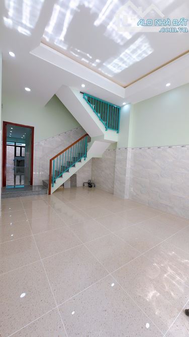 NHÀ MỚI XÂY  ĐÚC 4 TẤM DT 4 X24  CÓ 6 TỶ VIP Q4 - 2