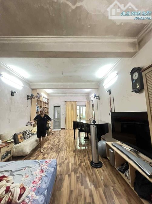 Hoàng quốc Việt phân lô ô tô tránh thiết kế hiện đại 65m 5 tầng Mt 5m giá 21.6 tỷ - 2