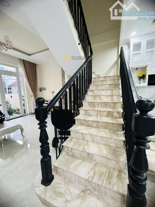Villa đi bộ ra Hồ Xuân Hương đường Yersin, Phường 10, Đà Lạt 109m2 16 ty TL - 2