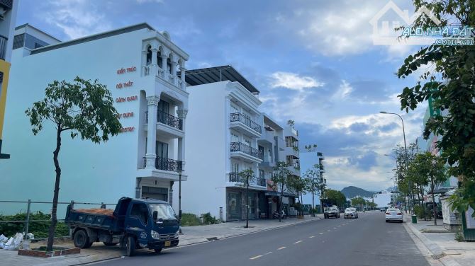 NHÀ 4 TẦNG, MT THÍCH QUẢNG ĐỨC, CÓ DÒNG TIỀN SẴN 40TR/THÁNG - 2