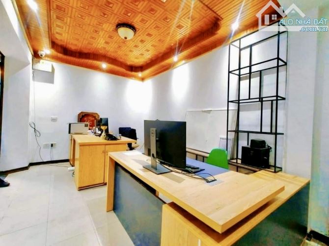 Mặt hồ Hoàng Cầu, vỉa hè, kinh doanh, ô tô tránh đỗ, khung cột xịn, 69m*4T - 2