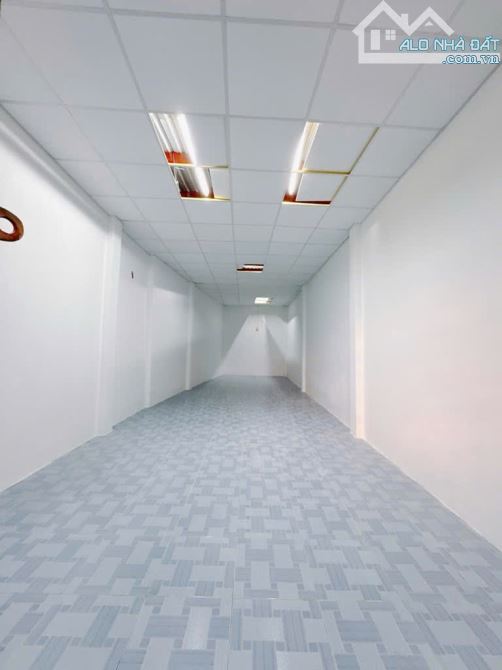 DT 114m² _ Ngang 10m _ Xóm Chiếu Quận 4 giá 7,5 tỷ. - 2