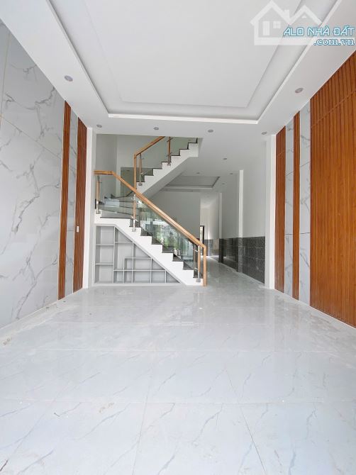 BÁN NHÀ NGỘP PHƯỜNG TÂN TRIỀU- ĐI TP BIÊN HOÀ CHỈ 10 PHÚT - 2