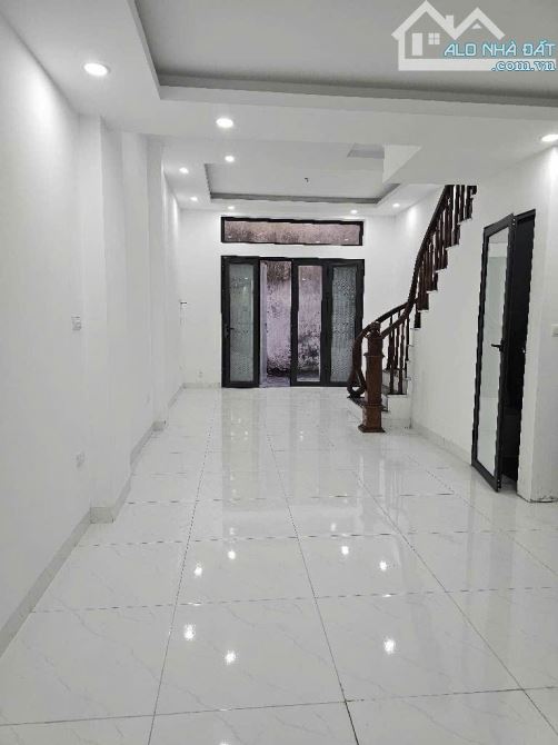 🏡 Bán nhà 4 tầng 42m² – Giá 5.5 tỷ tại Ngọc Hồi, Thanh Trì - 2