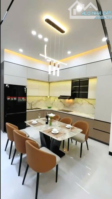 NHÀ 2 LẦU SỔ RIÊNG GẦN TRUNG TÂM HÀNH CHÍNH, TẶNG NỘI THẤT, CÓ SÂN ĐỂ Ô TÔ, ĐƯỜNG 7M - 2