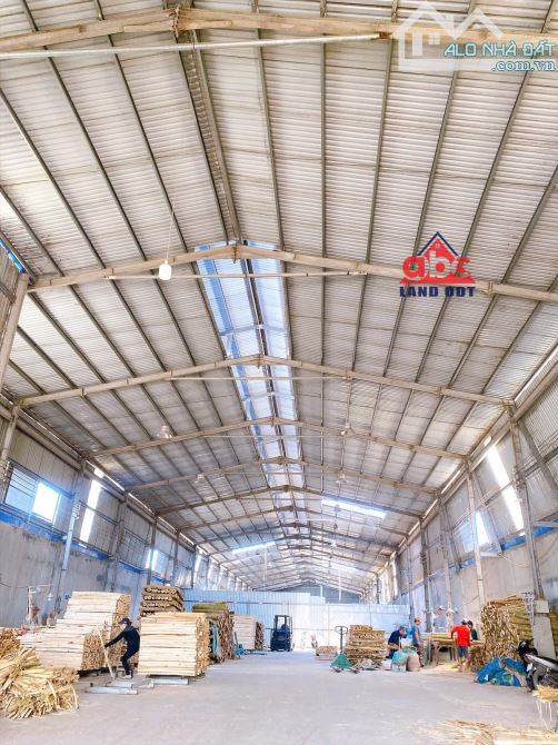 NP920 gia đình định cư cần bán biệt thự và xương trong DT 1500m2 - 2