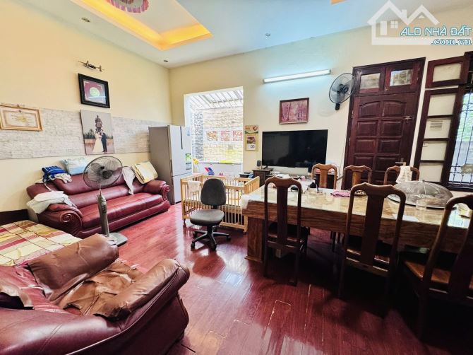 Biệt thự sân vườn 3 mặt thoáng, ô tô vào nhà, 100m ra Hồ Tây lộng gió - Sổ đỏ nở hậu - 2