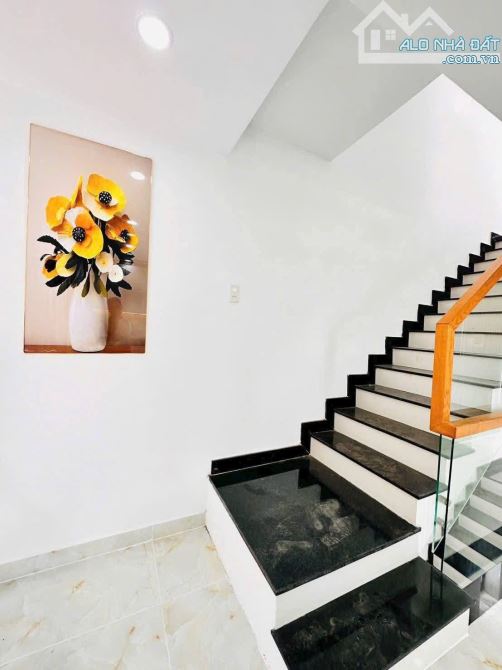 Nhà bán gấp, 65m2, HXH, 2 tầng, giá 5 tỷ 8, Lê Văn Thọ, Gò Vấp - 2