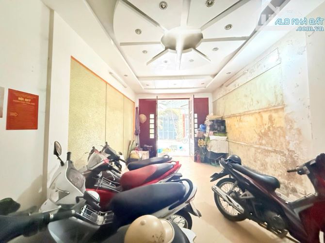 Pháo đài Láng nhà dòng tiền kinh doanh bất chấp 69m 5 tầng Mt4m giá 23.5 tỷ - 2