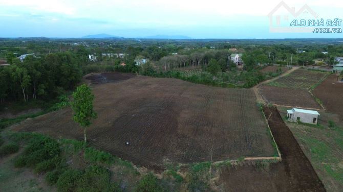 Cần bán lô đất view hồ Suối Rao gần 1 mẫu 2. 300 thổ cư. Mặt tiền đường chính khu dân cư - 2