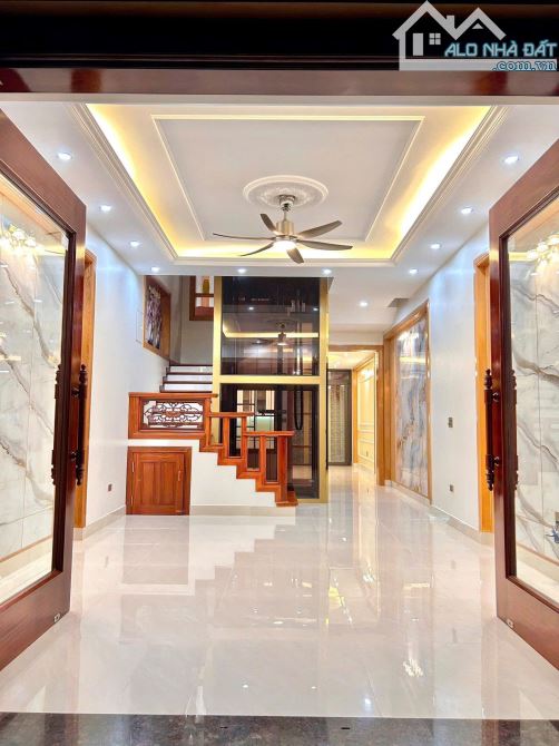 Bán nhà 4 tầng thiết kế hiện đại có thang máy tại khu đô thị Tân Phú Hưng - 2