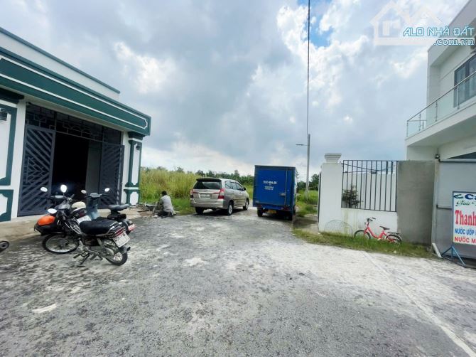 Chủ bán 3lô đất sau chợ Nhựt Chánh - 2