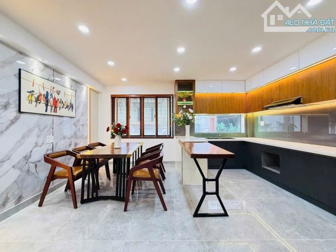 LÊN SÓNG SIÊU PHẨM NHÀ PHỐ KHU VIP VỚI BỀ NGANG LÊN TỚI 5M HIẾM CÓ - XE HƠI NGỦ NHÀ. - 2