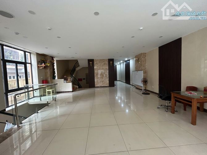 Bán căn hộ 184 Hoàng Quốc Việt 70M2 2PN giá 4.5 tỷ thương lượng - 2