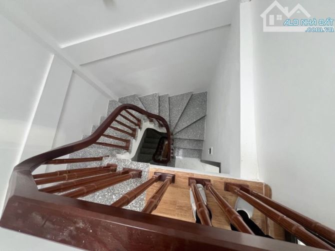 BÁN NHÀ NGÕ NÔNG GẦN PHỐ 7,5 TỶ 30m 6 TẦNG MT 3.5m CÁCH 30m Ô TÔ ĐỖ THỤY KHUÊ TÂY HỒ. - 2