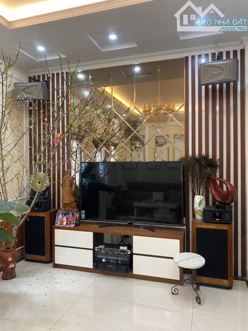 🏠 Bán nhà Nguyễn Văn Lộc – Làng Việt Kiều Châu Âu, 80m², 5 tầng, mặt tiền 4.5m - 2