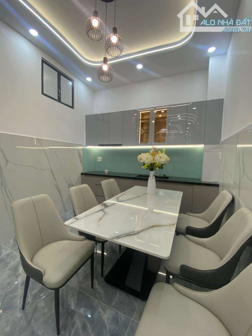 SIÊU PHẨM XÂY MỚI TINH - CÁCH 15M RA HẺM OTO - Đ.PHAN VĂN TRỊ P12 BÌNH THẠNH - 4 TẦNG - 2