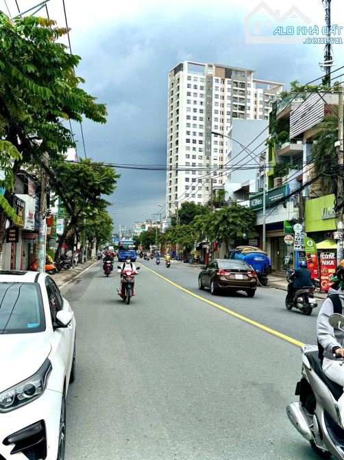 CHO THUÊ TOÀ NHÀ MẶT TIỀN đường Đặng Văn Bi, Thủ Đức 8*18m - 2