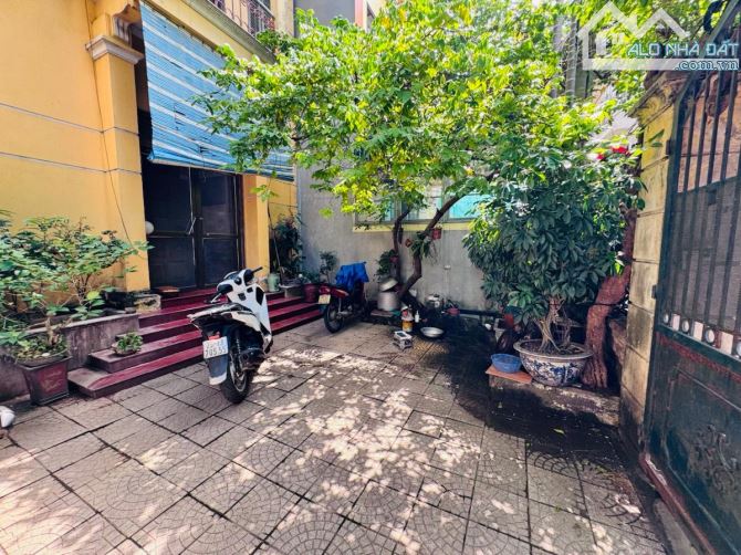 Lạc Long Quân, Tây Hồ | 142m², 4 tầng, MT 7.3m — view Hồ Tây, sổ nở hậu — 29 tỷ (TL) - 2