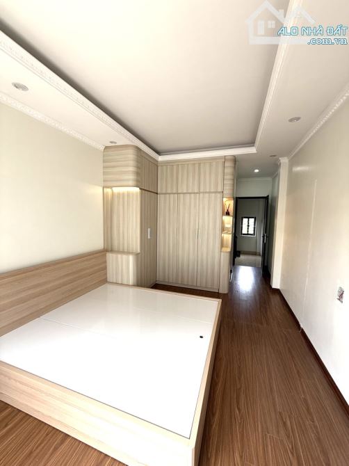 BÁN NHÀ VIỆT HƯNG 35M2, 5 TẦNG Ở NGAY, GẦN Ô TÔ, 6.2 TỶ - 2