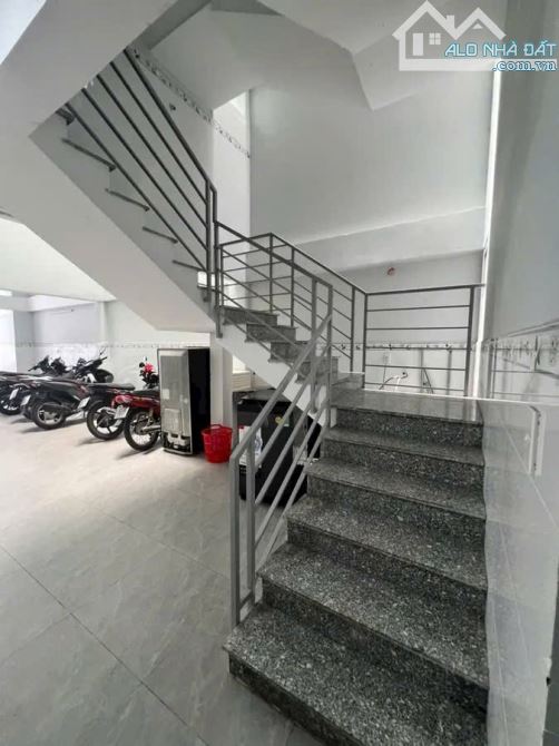 GÒ VẤP CHDV DÒNG TIỀN CỰC NGON - HẺM XE HƠI TỚI CỬA NHÀ - DIỆN TÍCH KHỦNG. - 2